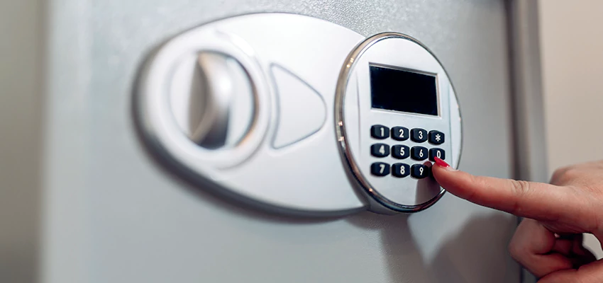 Jewelry Safe Cracking in Beverly Hills, California